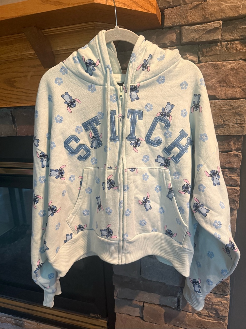 Disney Stitch Hoodie Juniors XL NWT Mint Green Floral Full Zip Lilo & Stitch